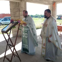 Литургија на празник Пресвете Богородице Тројеручице у Кличеву