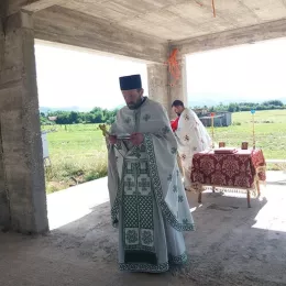 Литургија на празник Пресвете Богородице Тројеручице у Кличеву