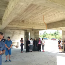 Литургија на празник Пресвете Богородице Тројеручице у Кличеву