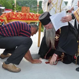 Освештани темељи храма Светог Илије у селу Мушевице