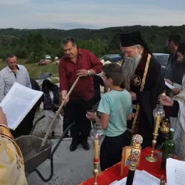 Освештани темељи храма Светог Илије у селу Мушевице