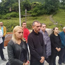 Епископ Јоаникије освештао темеље будућег храма Светих Сергија и Ваха