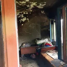 Епископ Јоаникије посјетио породицу Фемић, која је остала без крова над главом