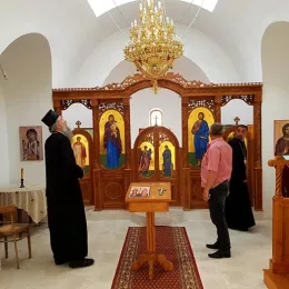 Епископ Јоаникије посјетио породицу Фемић, која је остала без крова над главом