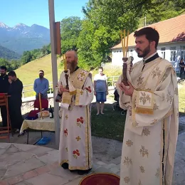 Епископ Јоаникије служио Литургију у Велици