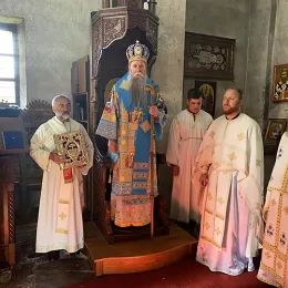 Празник Иконе Пресвете Богородице Тројеручице прослављен у Ђурђевим Ступовима