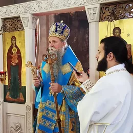 Празник Иконе Пресвете Богородице Тројеручице прослављен у Ђурђевим Ступовима