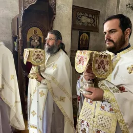 Празник Иконе Пресвете Богородице Тројеручице прослављен у Ђурђевим Ступовима