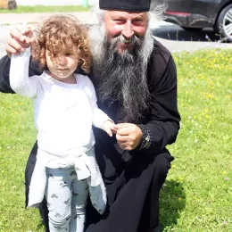 Владика Јоаникије служио у Мојковцу