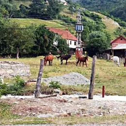 Вандалски чин над светињом Светог Василија Острошког код Гусиња