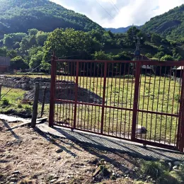 Вандалски чин над светињом Светог Василија Острошког код Гусиња