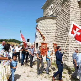 Прослављена храмовна слава цркве Светог Атиногена на Вучјем долу