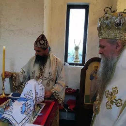 Освештана црква Светог Апостола Луке у Нинковићима на Жабљаку