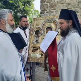 Празник Иконе Богородице Тројеручице прослављен у Ђурђевим Ступовима
