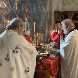 Празник Иконе Богородице Тројеручице прослављен у Ђурђевим Ступовима