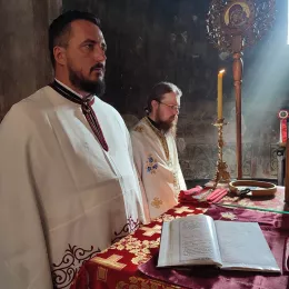 Празник Иконе Богородице Тројеручице прослављен у Ђурђевим Ступовима