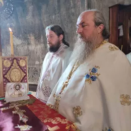 Празник Иконе Богородице Тројеручице прослављен у Ђурђевим Ступовима