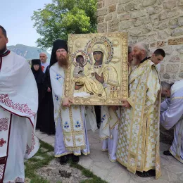 Празник Иконе Богородице Тројеручице прослављен у Ђурђевим Ступовима