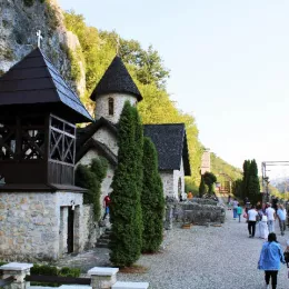 Прослављена слава манастира Светог Архангела Гаврила у Куманици