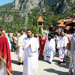 Прослављена слава манастира Светог Архангела Гаврила у Куманици