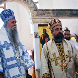 Архијерејска Литургија у Трепчи