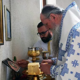 Архијерејска Литургија у Трепчи