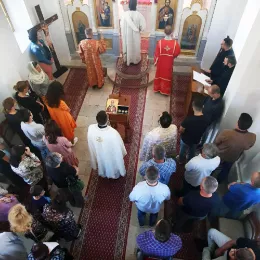 Света Литургија у Кочанима