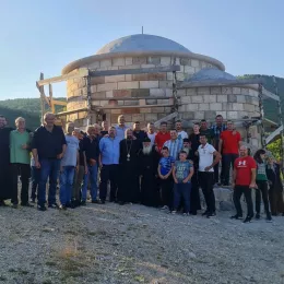 Освећење крстова и звона за цркву Светог Илије у селу Мужевице у Бањанима