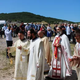 Прослављена храмовна слава цркве Светог свештеномученика Атиногена на Вучјем долу
