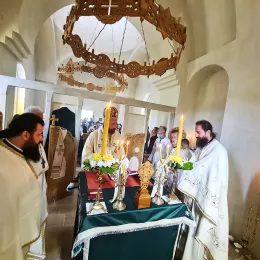 Епископ Методије на Ивањдан богослужио у манастиру Црнча