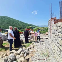 Епископ Методије служио Литургију поводом приславе храма Светог Саве у Дапсићу