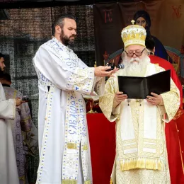 Патријарх Порфирије на обележавању 31. годишњице великог страдања Срба у Средњем Подрињу и Бирчу