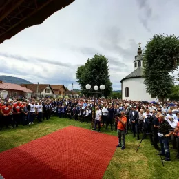 Патријарх Порфирије на обележавању 31. годишњице великог страдања Срба у Средњем Подрињу и Бирчу