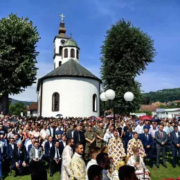 Патријарх Порфирије на обележавању 31. годишњице великог страдања Срба у Средњем Подрињу и Бирчу