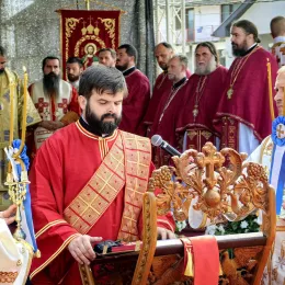 Патријарх Порфирије на обележавању 31. годишњице великог страдања Срба у Средњем Подрињу и Бирчу