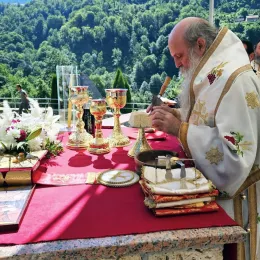 Епископ Јован Ћулибрк на молитвеном сабрању у Велици