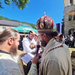Епископ Јован Ћулибрк на молитвеном сабрању у Велици