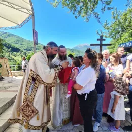 Епископ Јован Ћулибрк на молитвеном сабрању у Велици