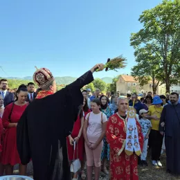 Архијерејска Литургија и традиционални црквено-народни сабор на Видровану