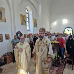 Архијерејска Литургија и традиционални црквено-народни сабор на Видровану