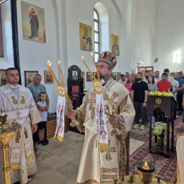 Архијерејска Литургија и традиционални црквено-народни сабор на Видровану