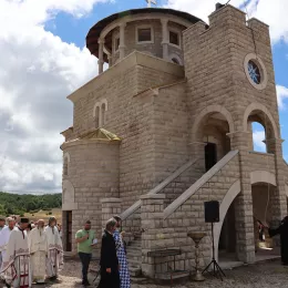 Прослављена храмовна слава цркве на Вучјем долу