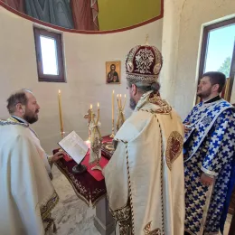 Митрополит Методије богослужио у цркви Светог Луке у селу Нинковићи код Жабљака