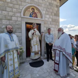 Митрополит Методије богослужио у цркви Светог Луке у селу Нинковићи код Жабљака