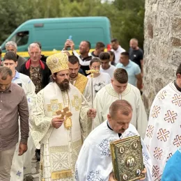 Владика Пајсије служио у Цркви Свете великомученице Марине у Окладама