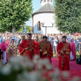 Патријарх Порфирије у Братунцу