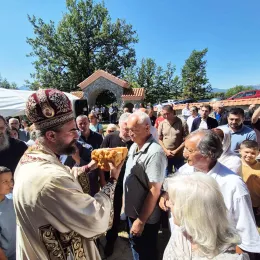  Митрополит Методије служио Литургију у Лепенцу код Мојковца Митрополит Методије служио Литургију у Лепенцу код Мојковца