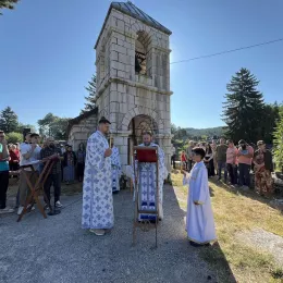 Петровдан прослављен у древној светињи у Никшићу