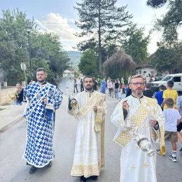 Петровданска Литија у Бијелом Пољу: Литија у граду Мирослављевог јеванђеља окупила велики број вјерника