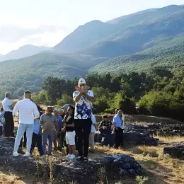 Угрожена специјална заштићена зона српског православног манастира Богородице Хвостанске код Истока